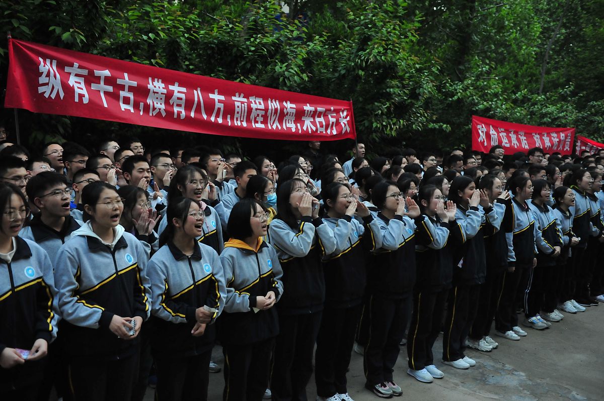 男生初中毕业学什么？贵阳铁路学校值得考虑！