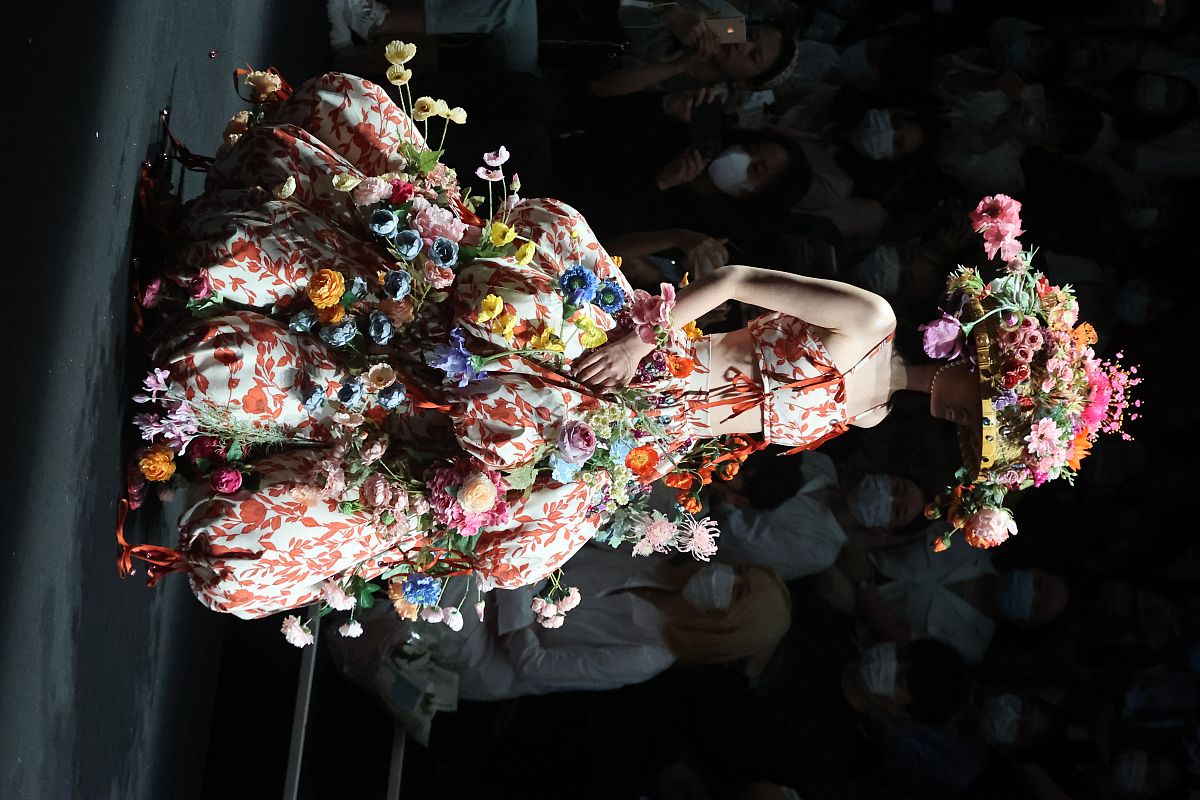 大学生举办永生花胸针diy活动策划案的活动内容及要求