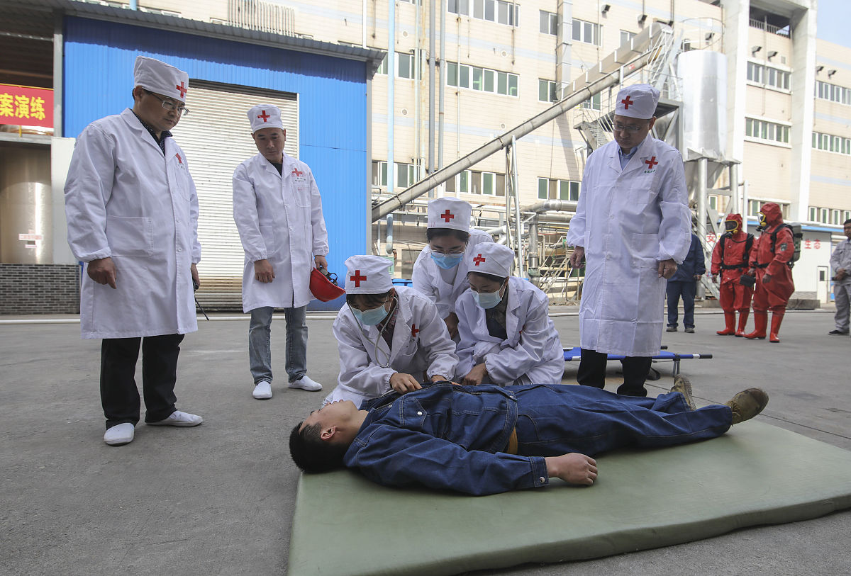 项目应急预案：人员伤亡、设备故障、自然灾害、安全事故应对措施