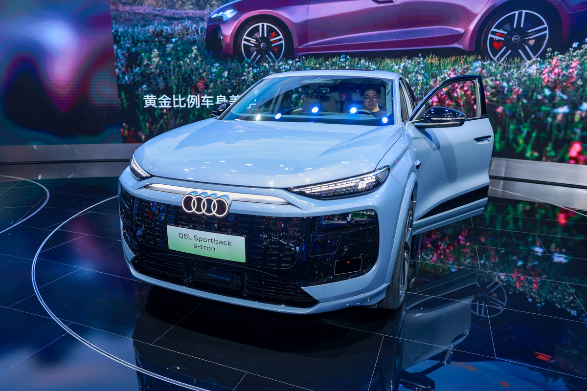 汽车行业的“鲶鱼效应”：深蓝S7搅动市场，中国汽车崛起！