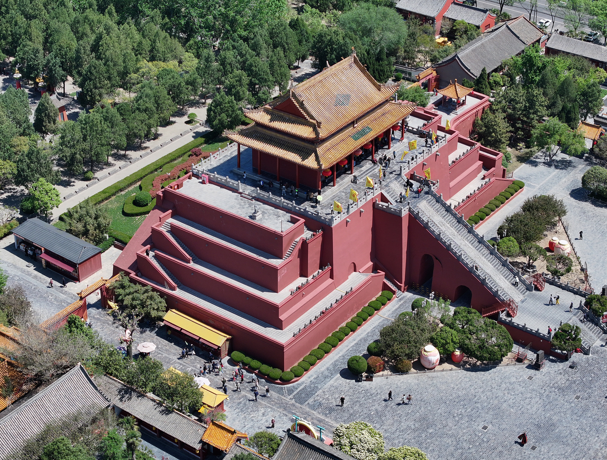 The Summer Palace: A Majestic Garden and Palace Complex in Beijing