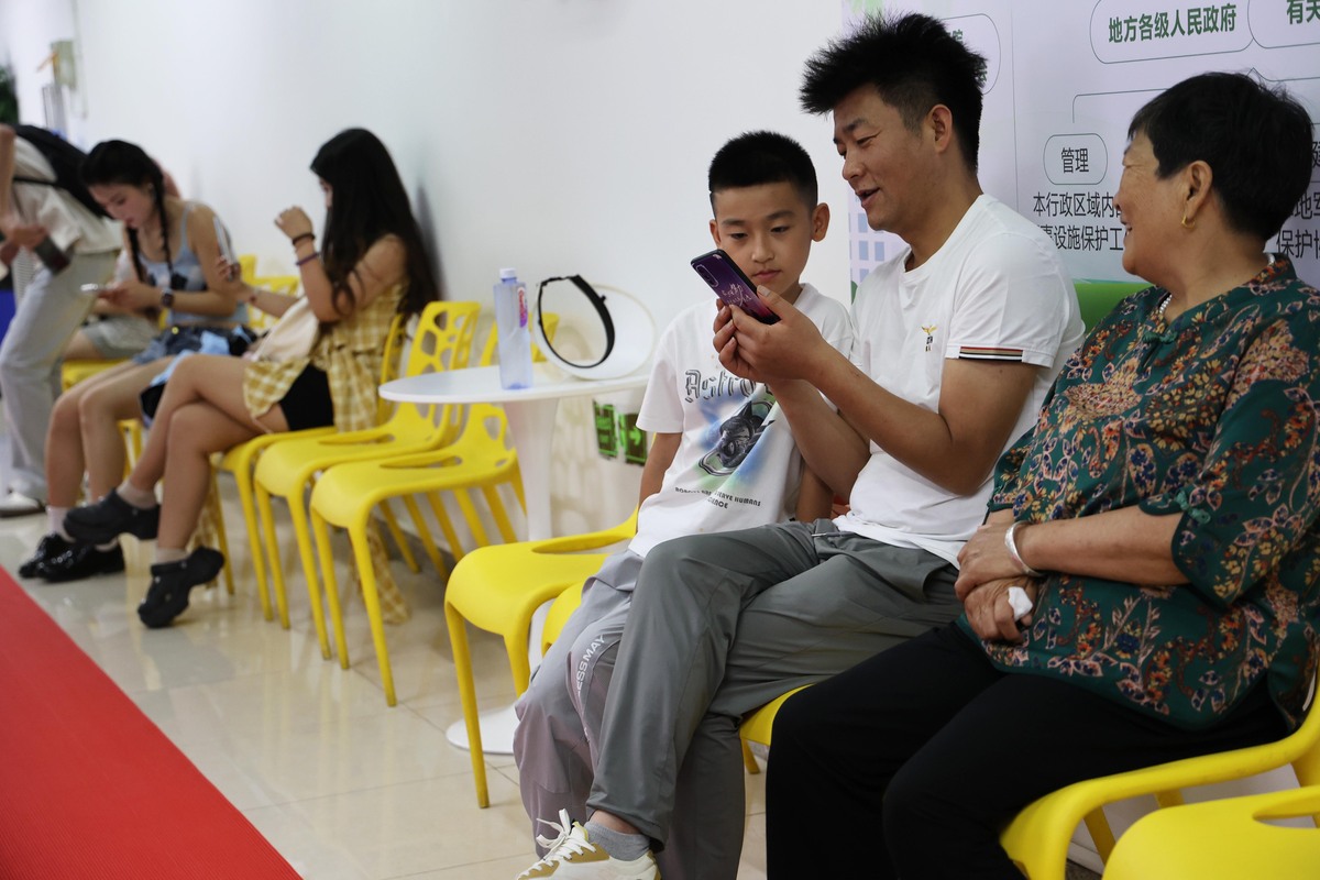 大学生家访新闻稿题目