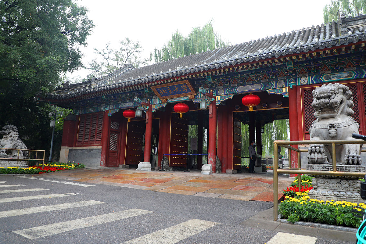 四川旅游服务与管理专业哪个学校好？_选择指南与专业方向解析