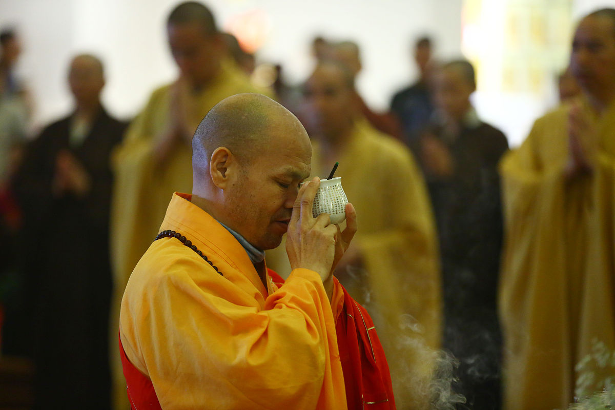 从哲学角度看，观音寺义工办的文字属于什么主义？