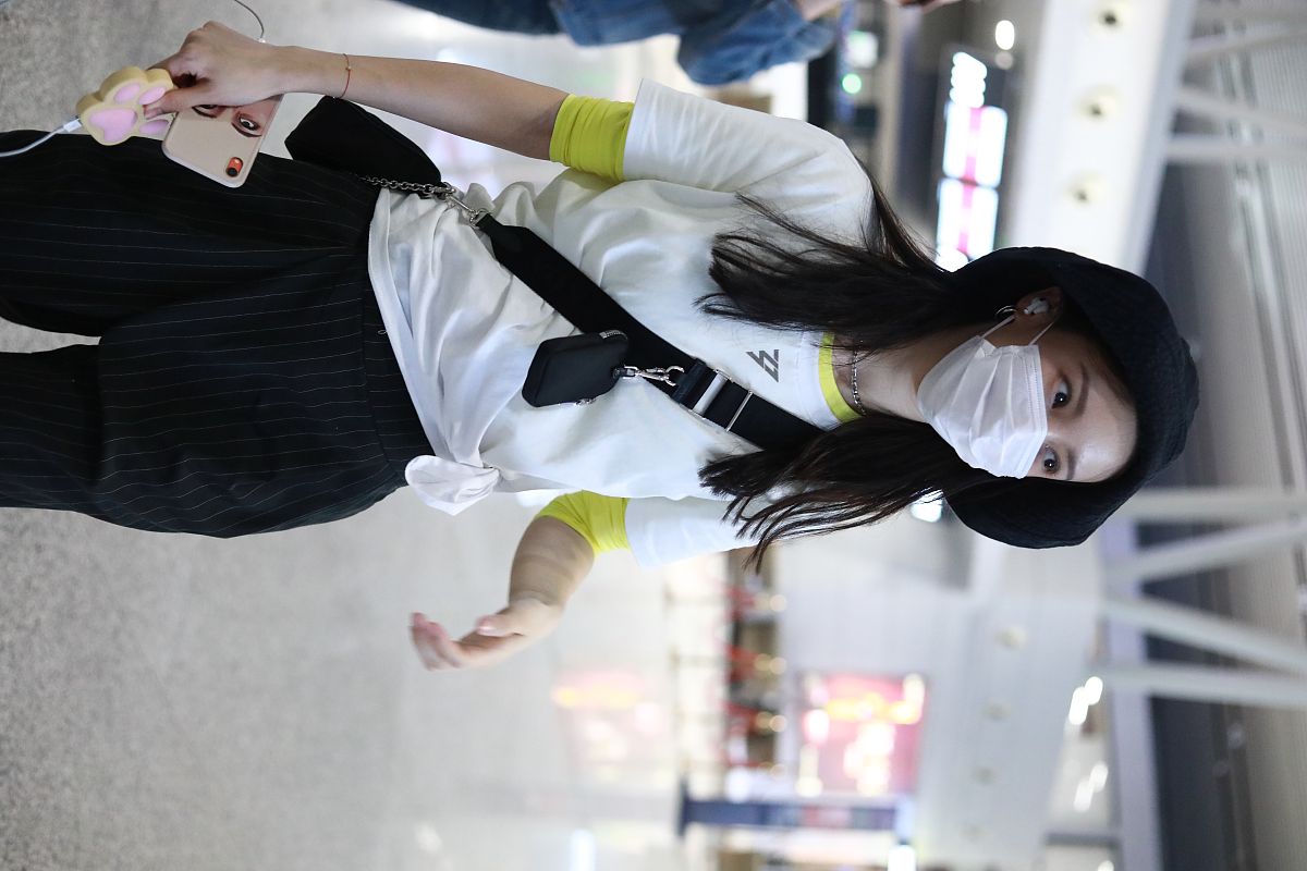 高冷御姐的蜕变：跆拳道少女的宿舍守护战