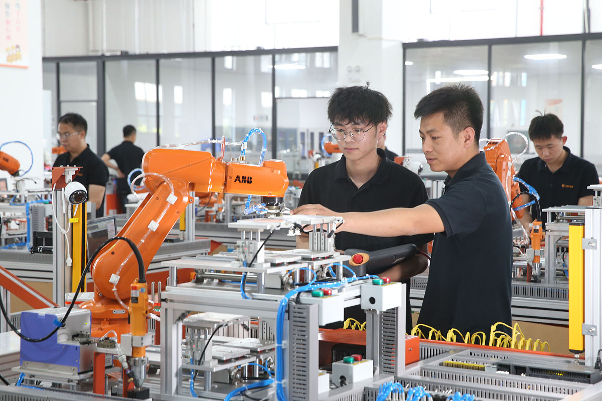 机械制造设计及自动化专业：管理型职业发展路径规划