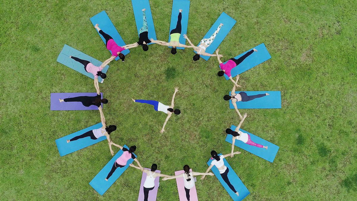 请使用《这些评分满分的神作你还没玩过？那真是妄称游戏玩家》为标题写一篇能引发用户思考的开头字数二百字