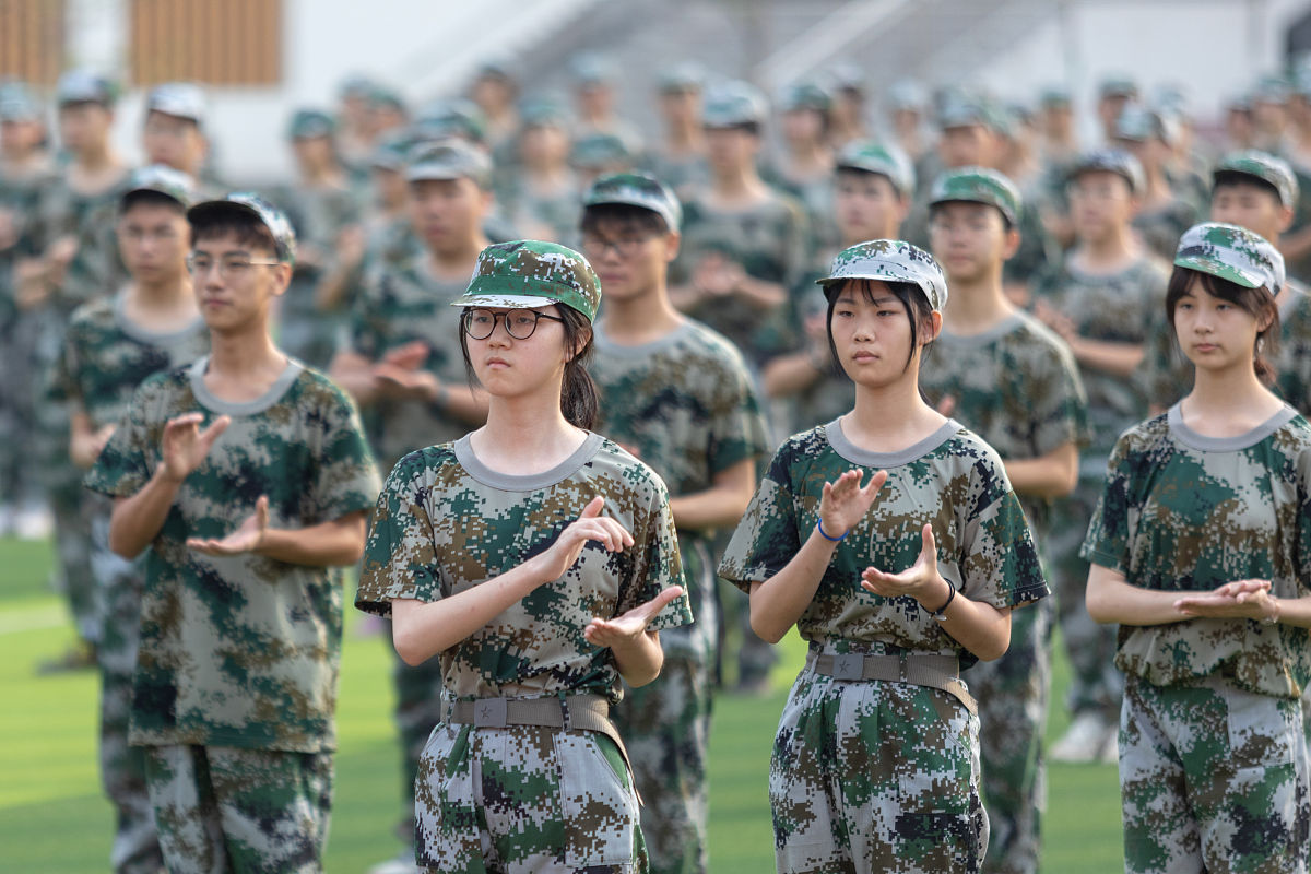 军训心得体会: 积极心态应对挑战，磨练意志收获成长