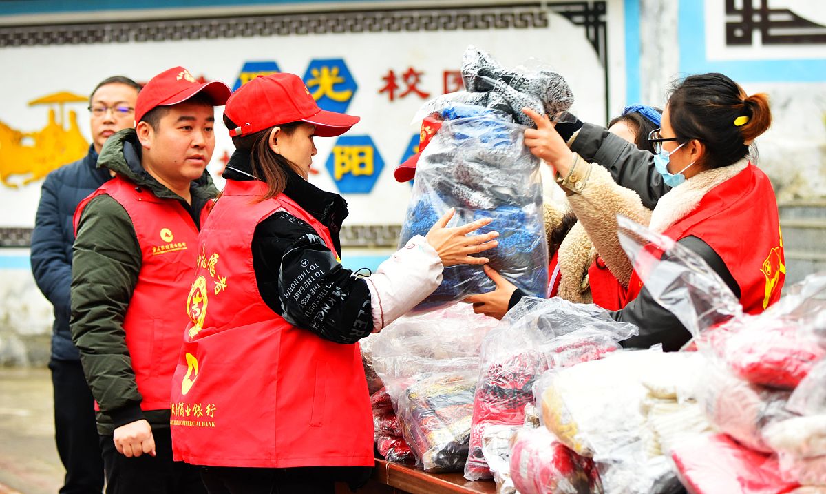 爱：从自我到家国，西工大学子眼中的爱与责任