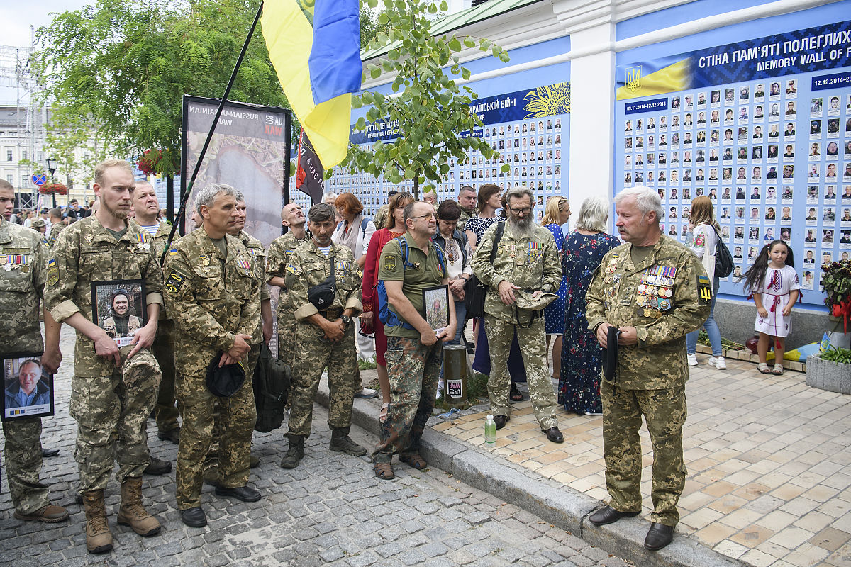 乌领土防卫部队美籍发言人遭停职  引发言论管控争议