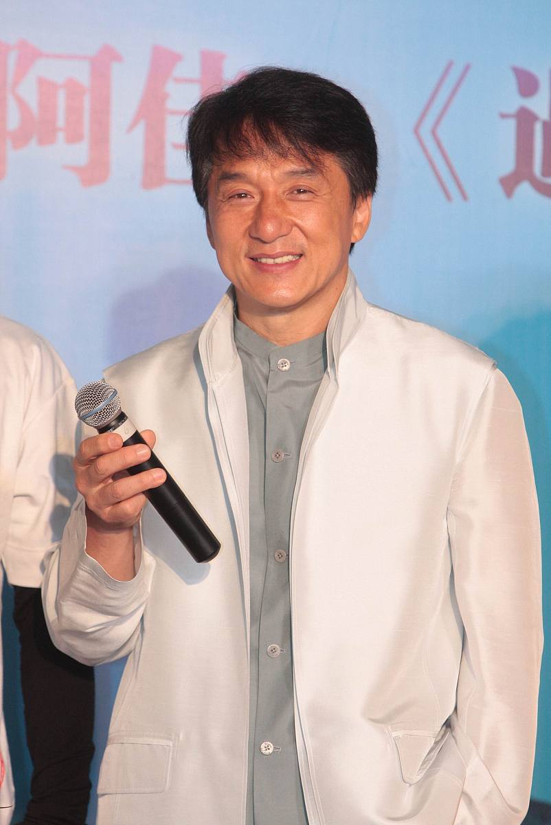 2010年4月24日,北京,"阿佳组合"推出了最新专辑《遇见你》. 成龙 +++_