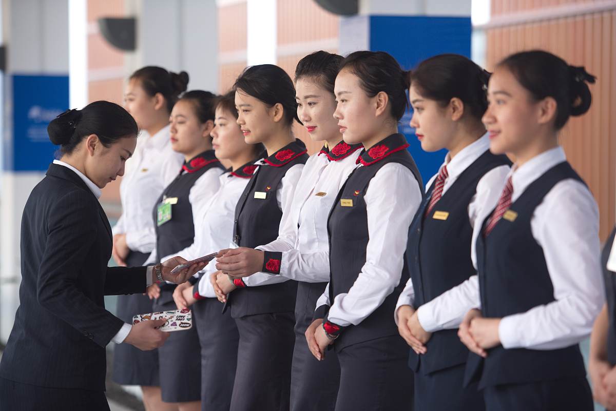 贵阳男生读航空服务专业：机遇与挑战并存