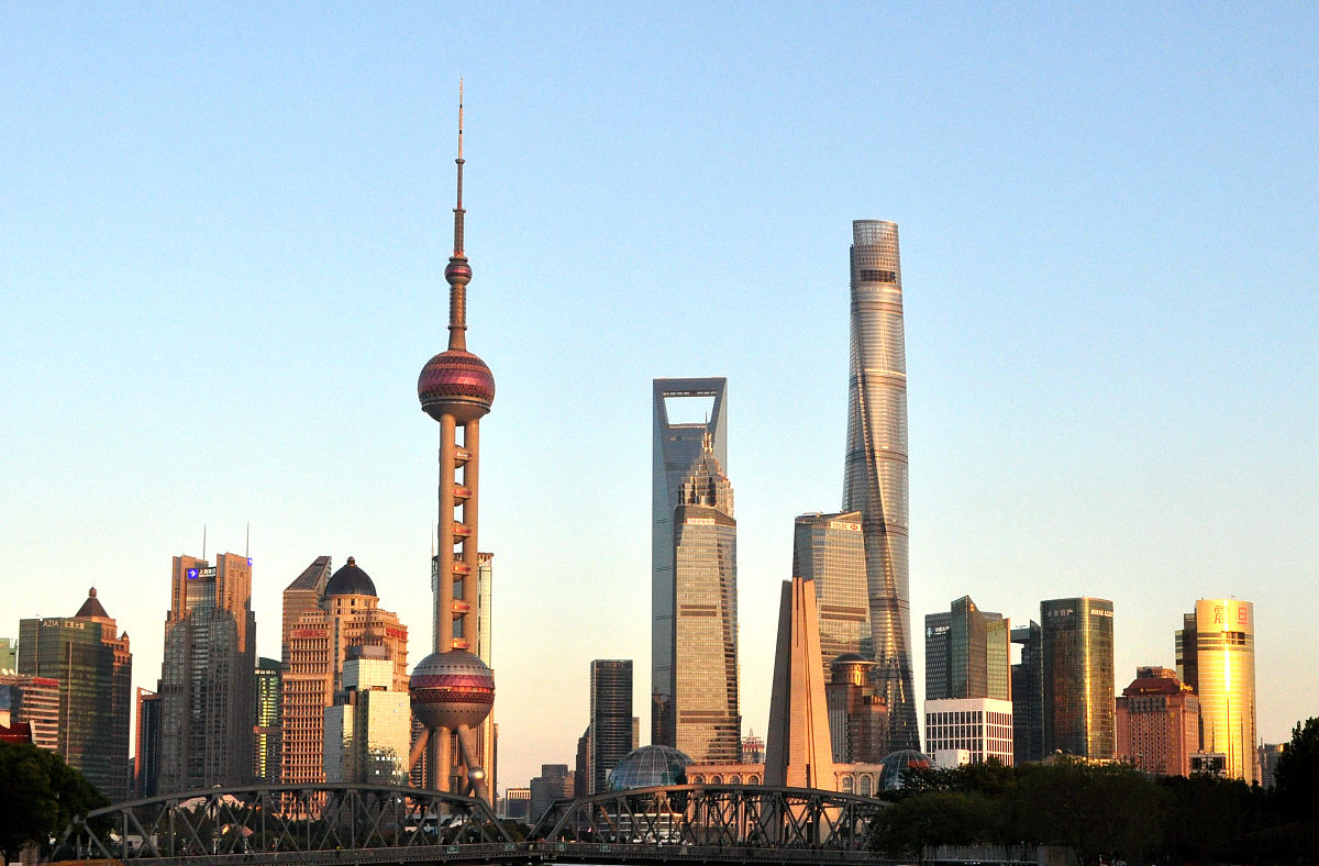2020年10月12日,上海浦东陆家嘴高楼林立,东方明珠电视塔,上海中心大