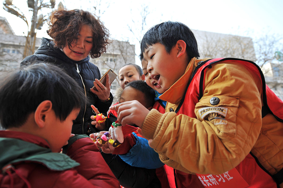 论述创新意识与语文教育的内在联系写成一段话格式不少于1000字。