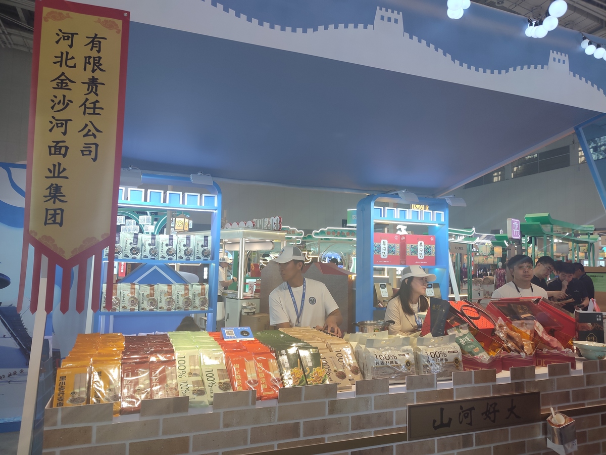 总结宝塔区中心街路边夜市食品安全存在食品材料来源不明材料贮存卫生状况差的问题写成一段话格式不少于300字。