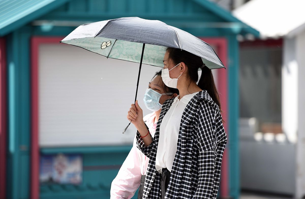 女朋友说没带伞怎么回复