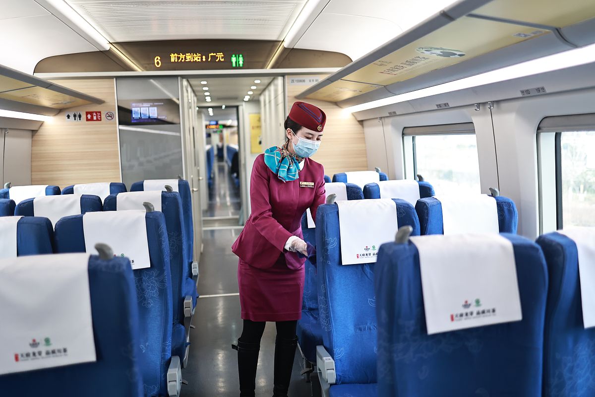 成都铁路学校高铁乘务专业就业率怎么样？就业前景分析