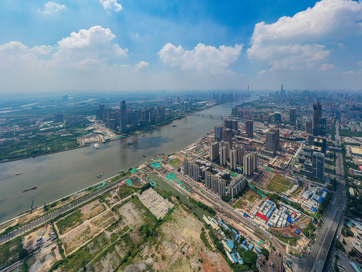 2021年9月25日,广州天河区,广州国际金融城正在施工建设,部分银行总部
