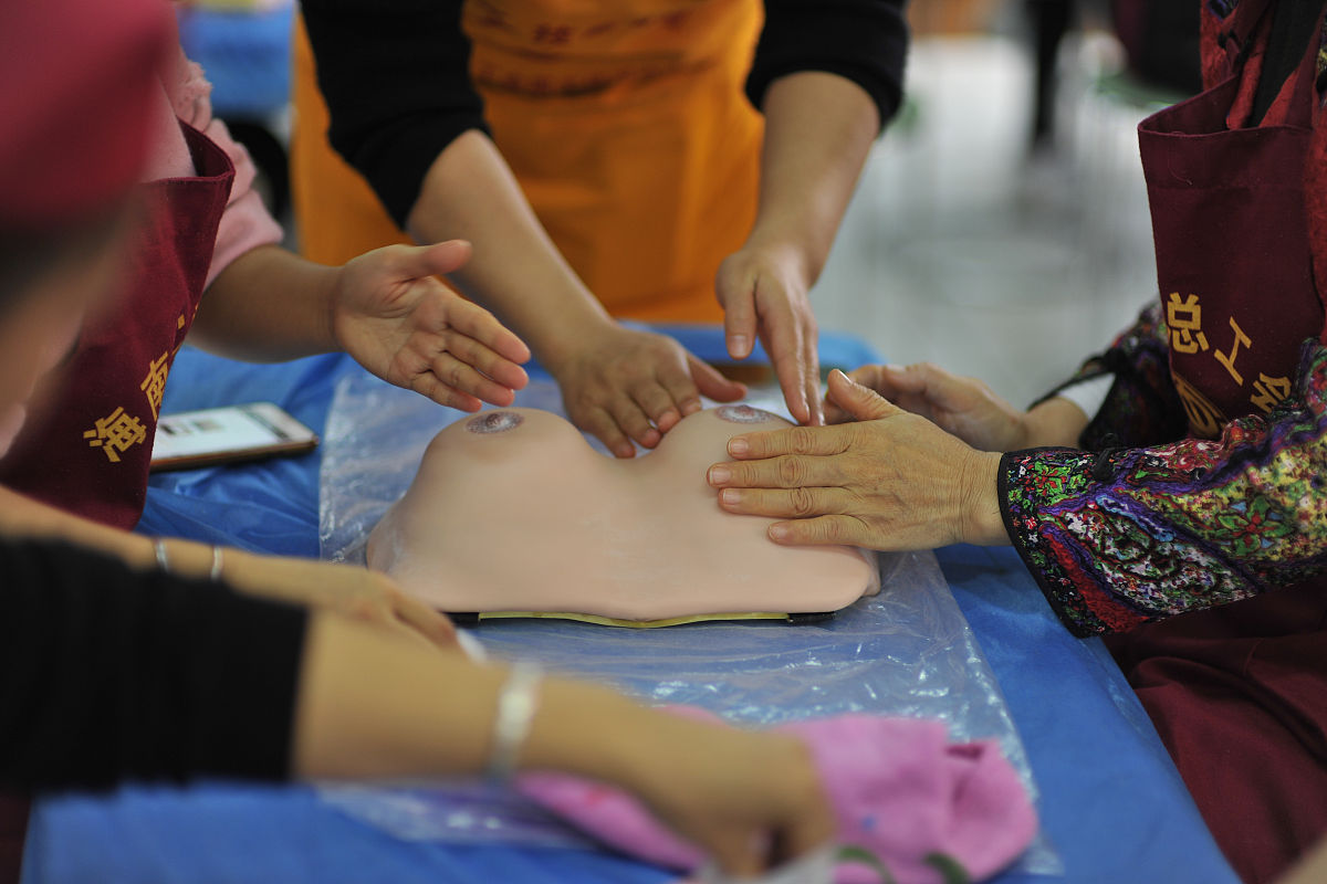 写一篇关于肠胃不舒服来谧释做古法推拿的小红书文案