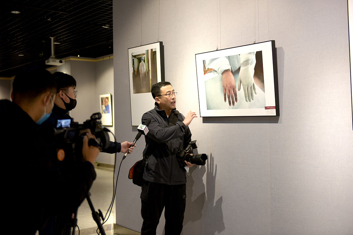 抗疫英雄事迹的启示：勇气、奉献与责任担当