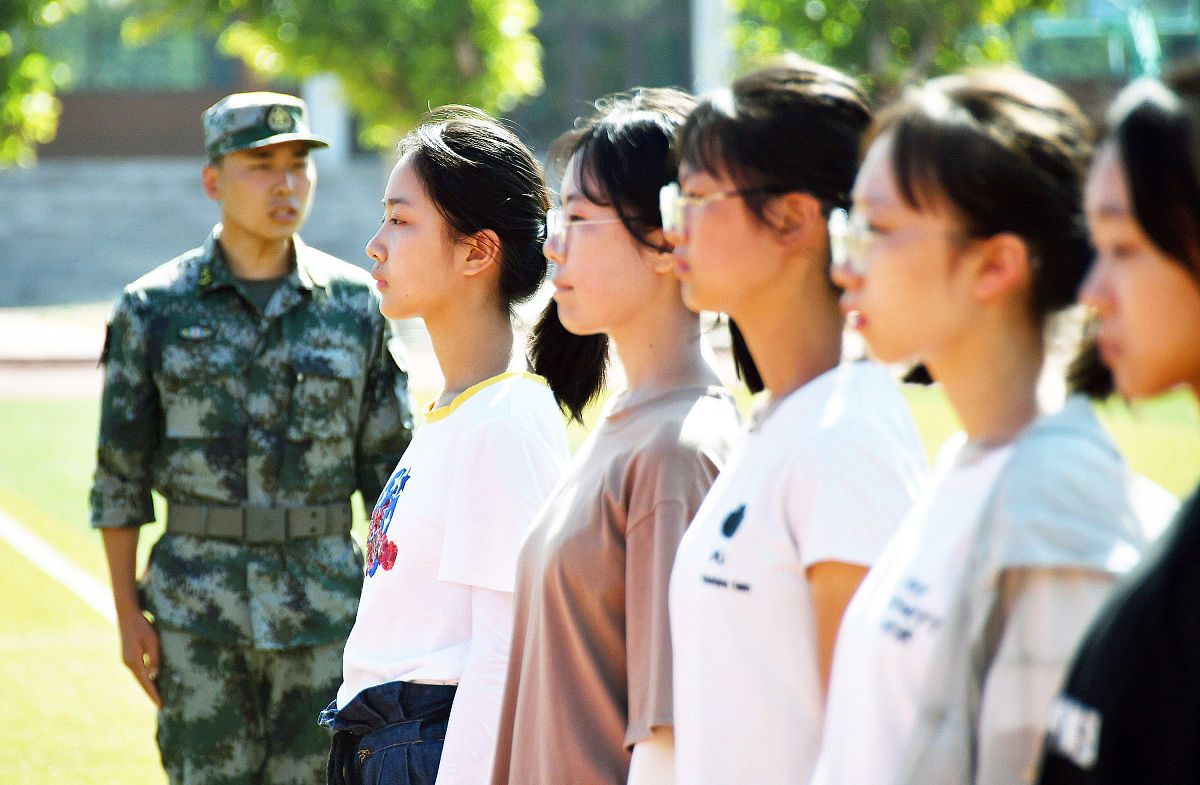 高一军训小结要求有经历和感悟不少于1000字