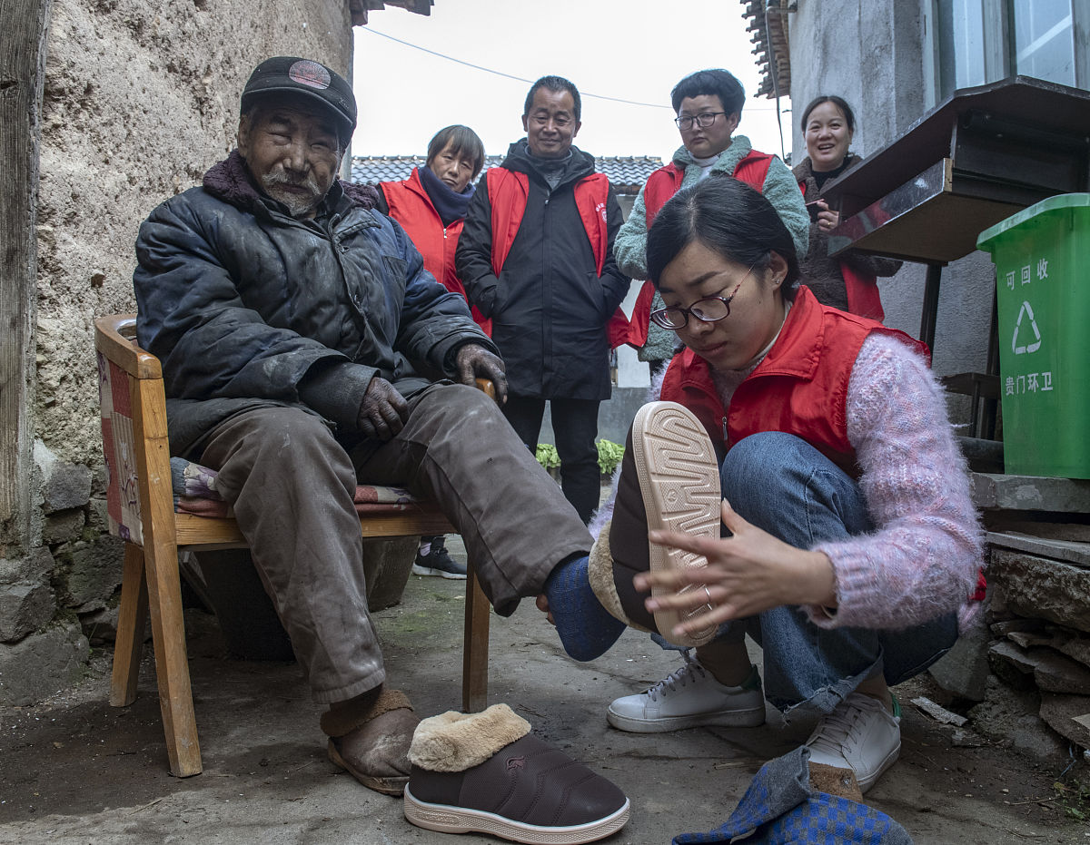 关于乡村空巢老人、留守儿童、人才流失的下一步设想