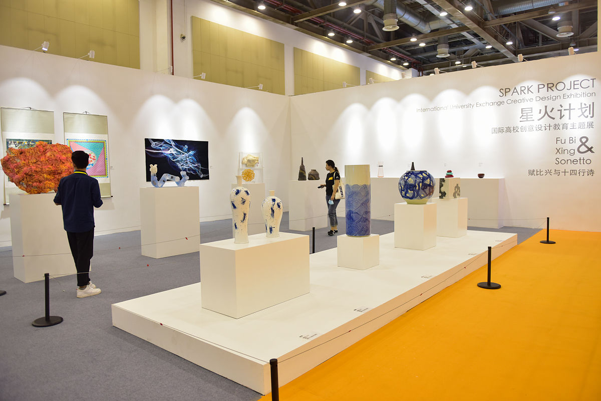 筹办某高校的毕业设计展作为展览设计师请写出你的初步成本管理计划