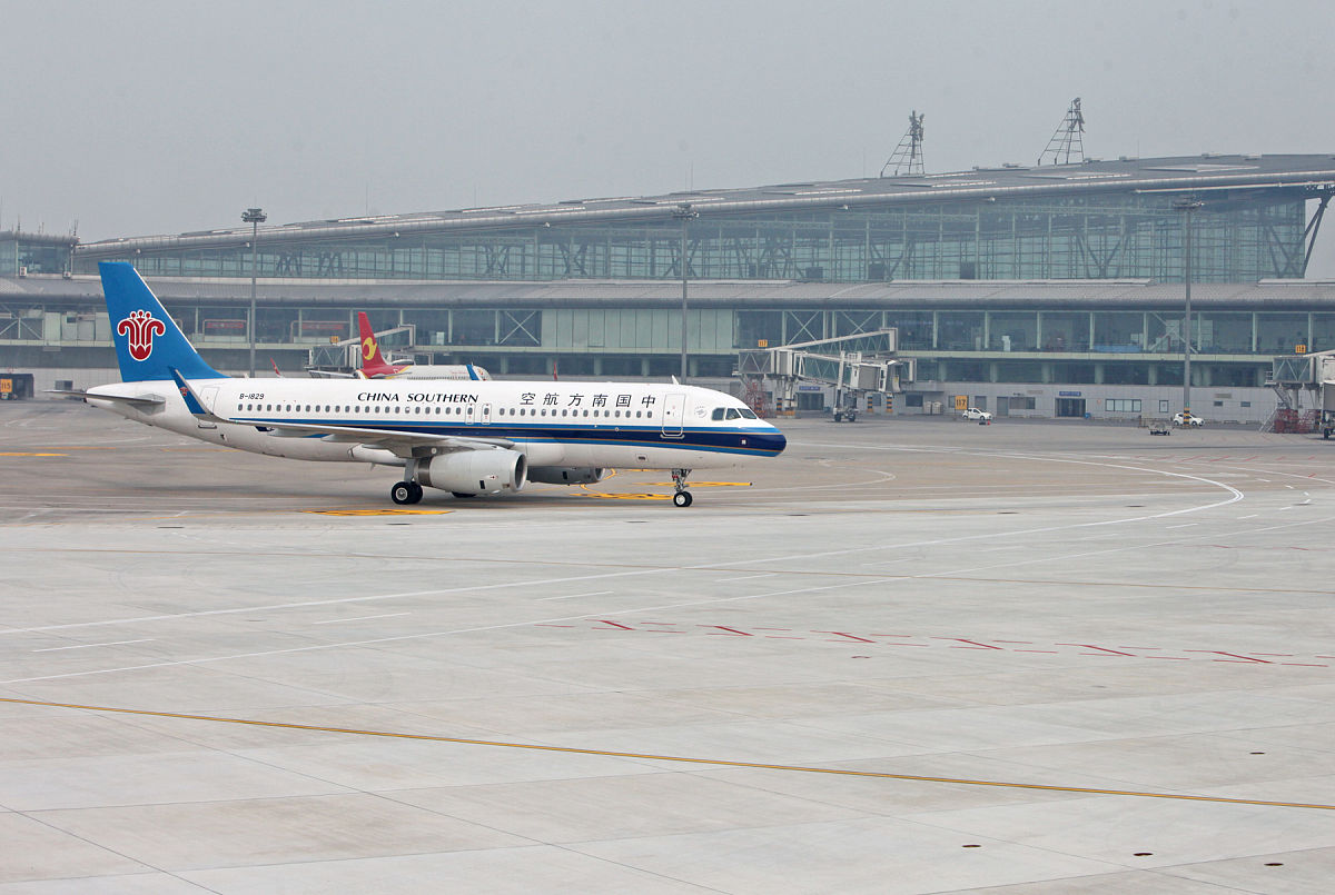 重庆航空学校发现全国平均薪酬在提高但今年毕业生起薪降了16