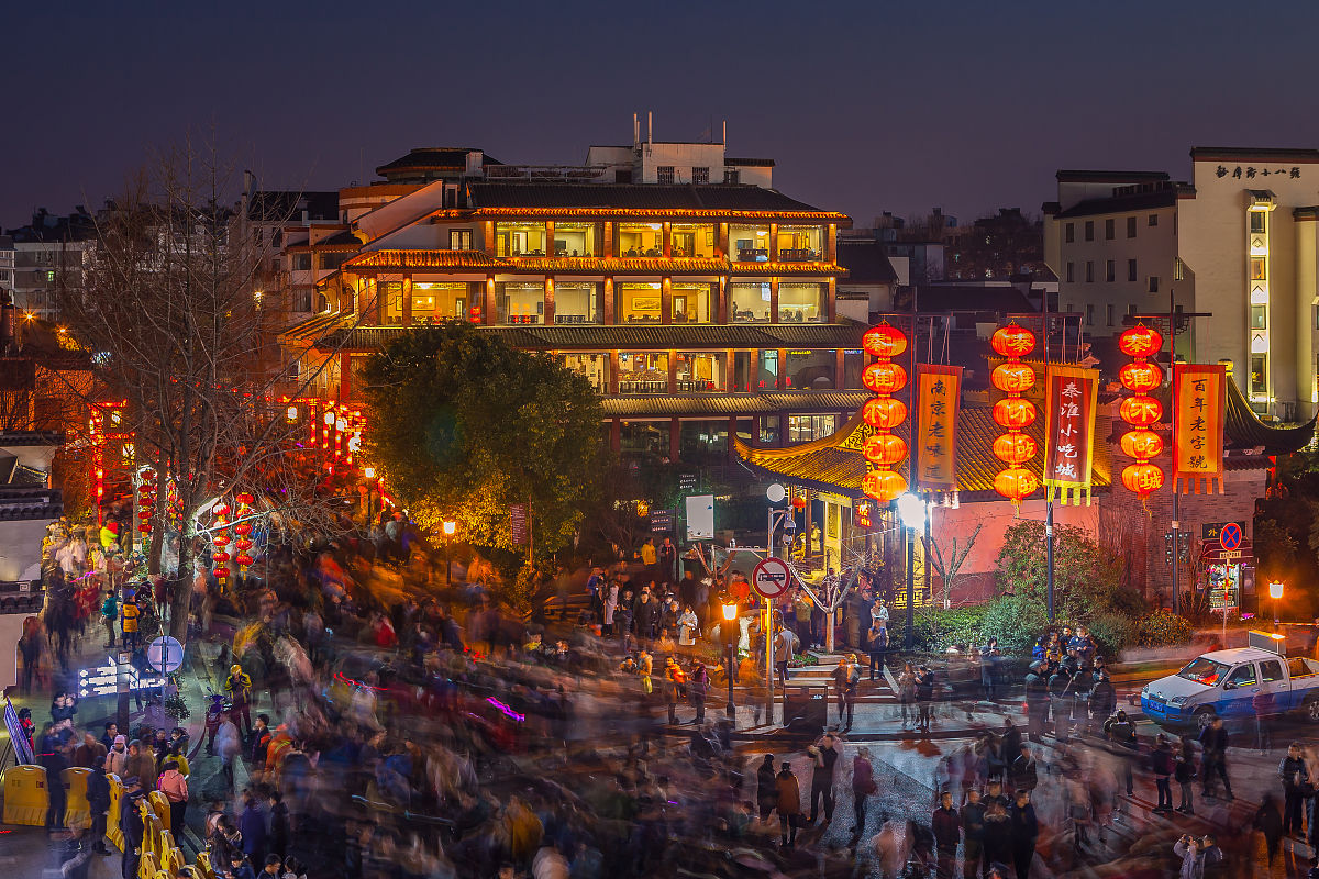 南京夜游路线推荐：必打卡的景点和夜生活体验