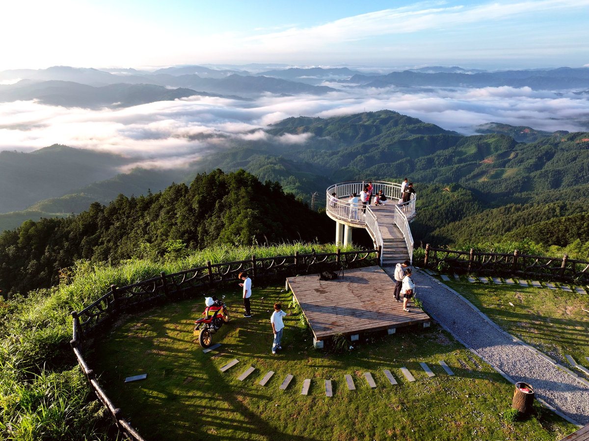 景宁畲族自治县旅游天空之城：浙江山水秘境，体验畲族文化