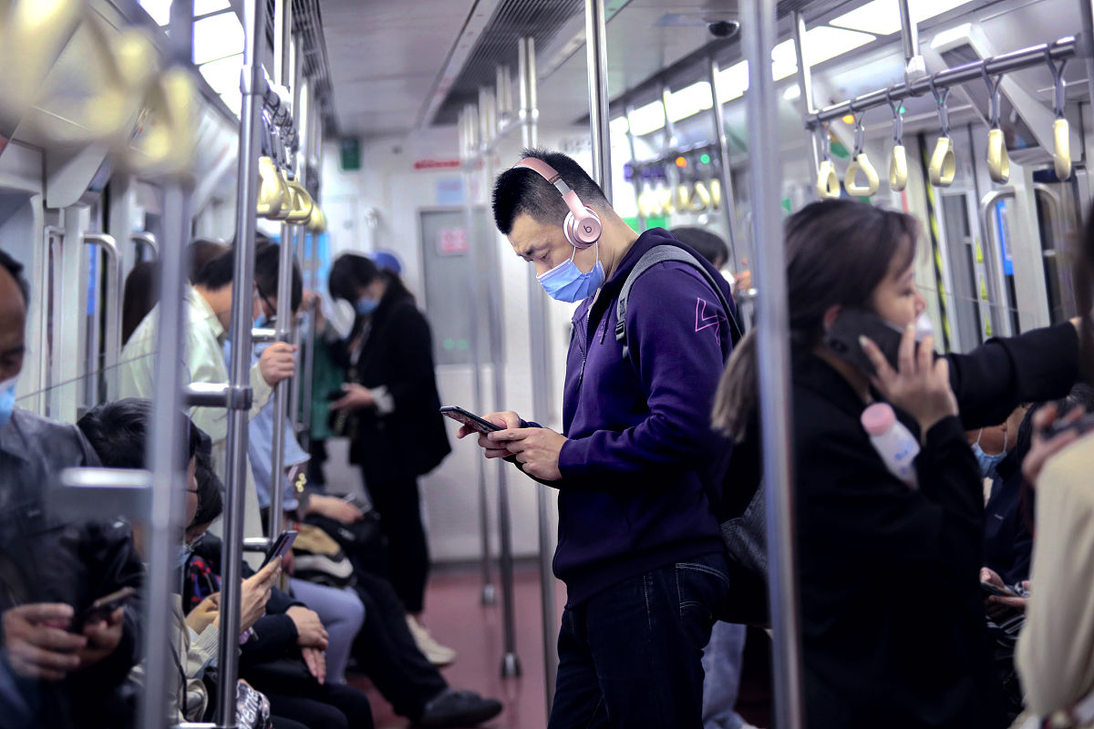 小托班教学内容：语言、社交、科学、艺术、运动全面培养