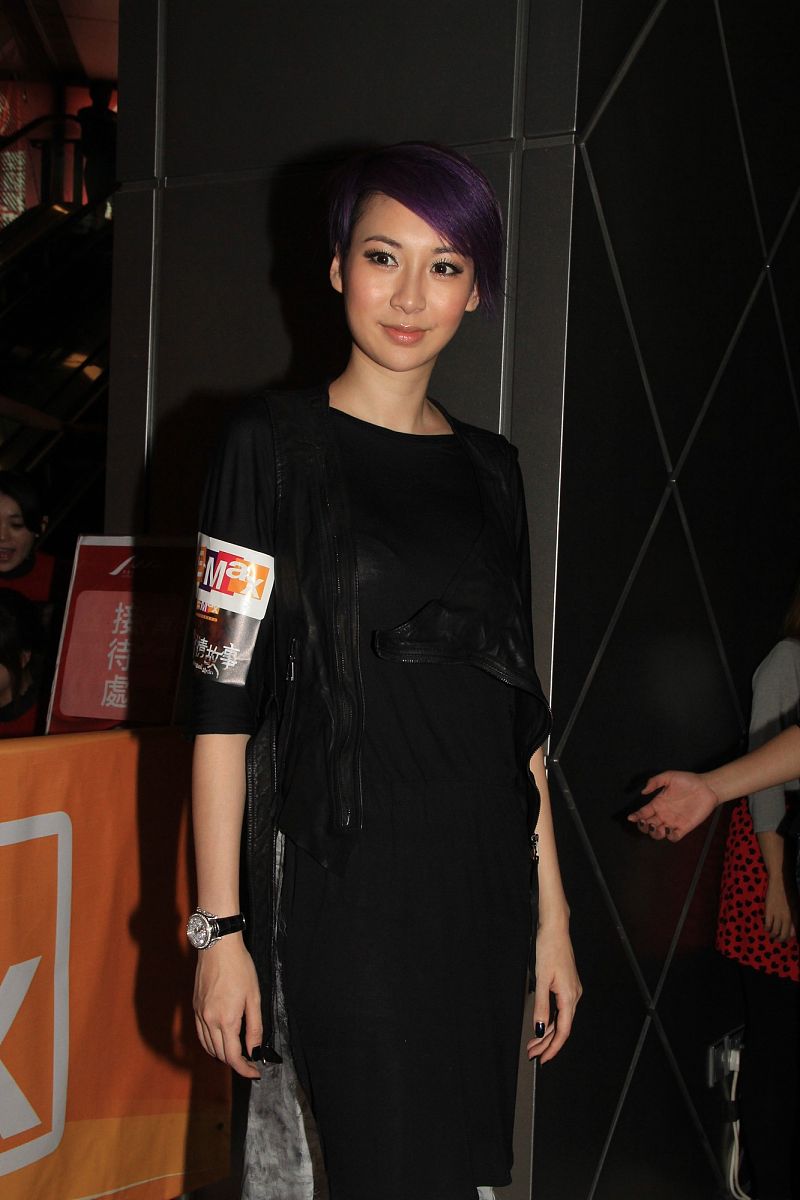 大学宿舍的爱情故事：当同性室友擦出爱的火花