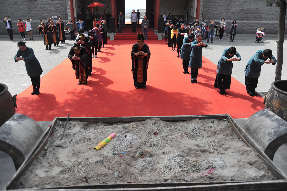 家族群里怎样发祭祖通知