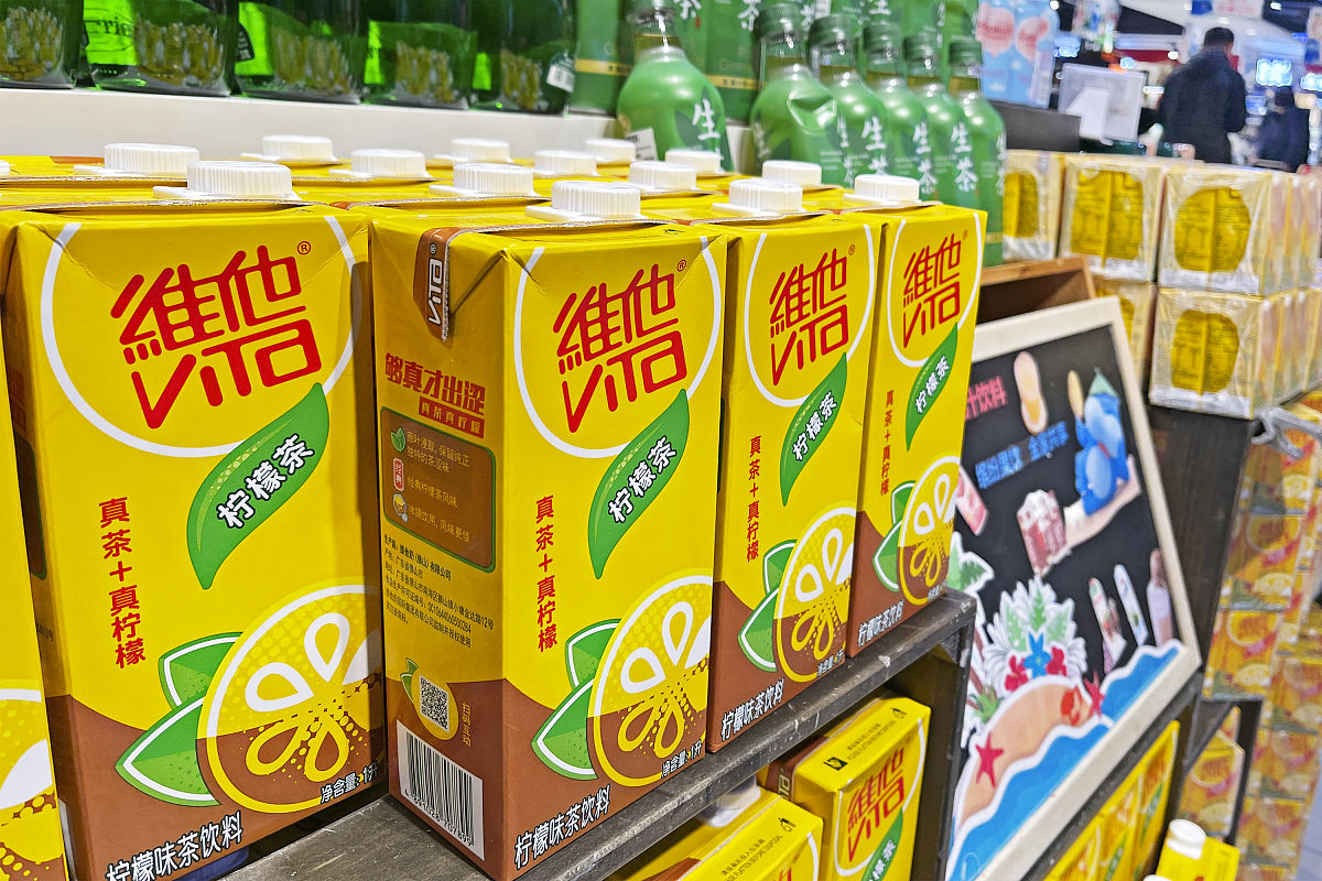 想在遂宁市做饮料批发目前市面上产品众多请帮我挑选几款比较适合批发给餐饮店的饮料并罗列具体产品？