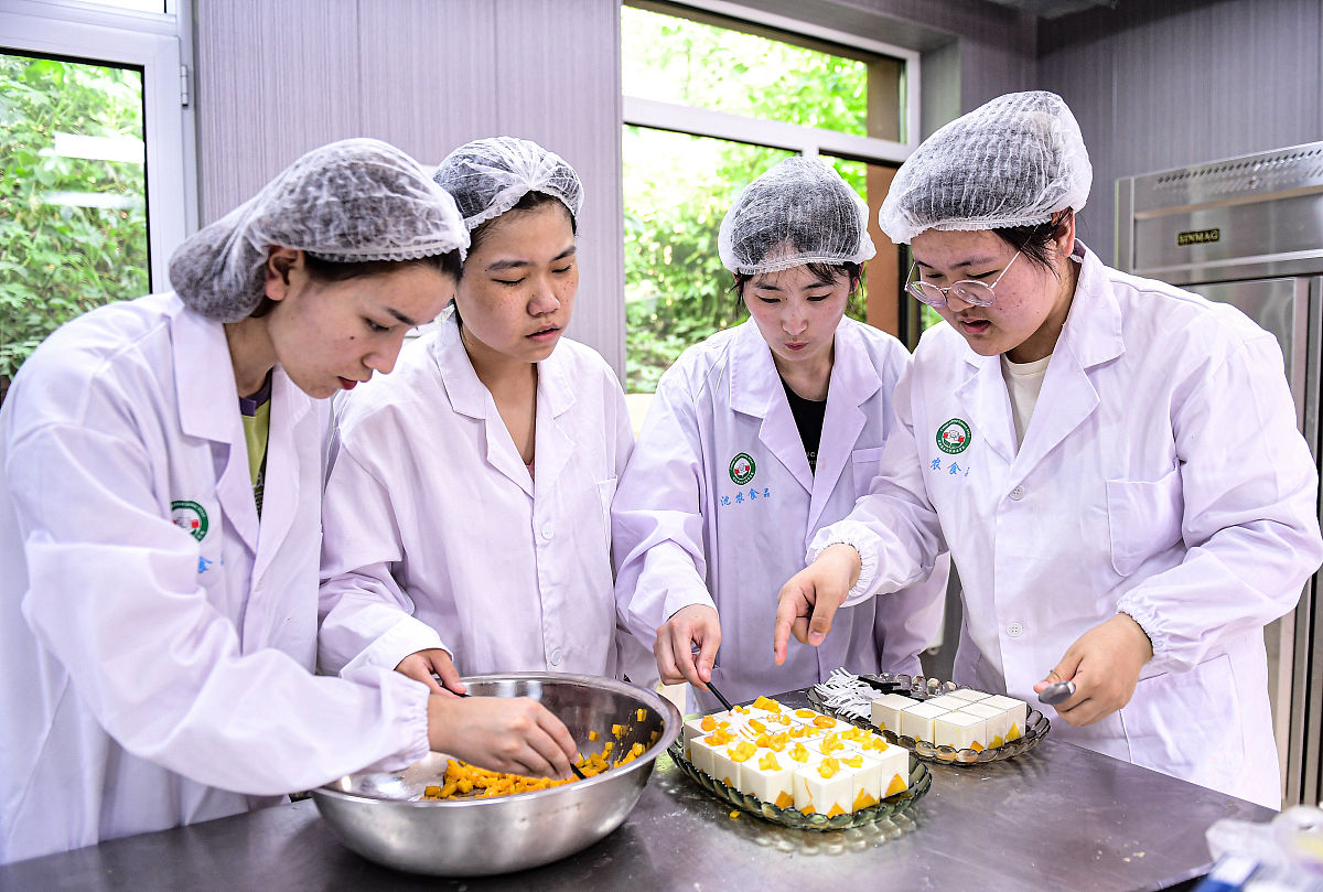 贵州省邮电学校烹饪专业怎么样？师资、设施、就业全解析！
