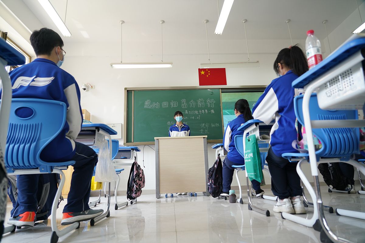 初中生适合读航空学校吗？报读航空学校的利弊分析