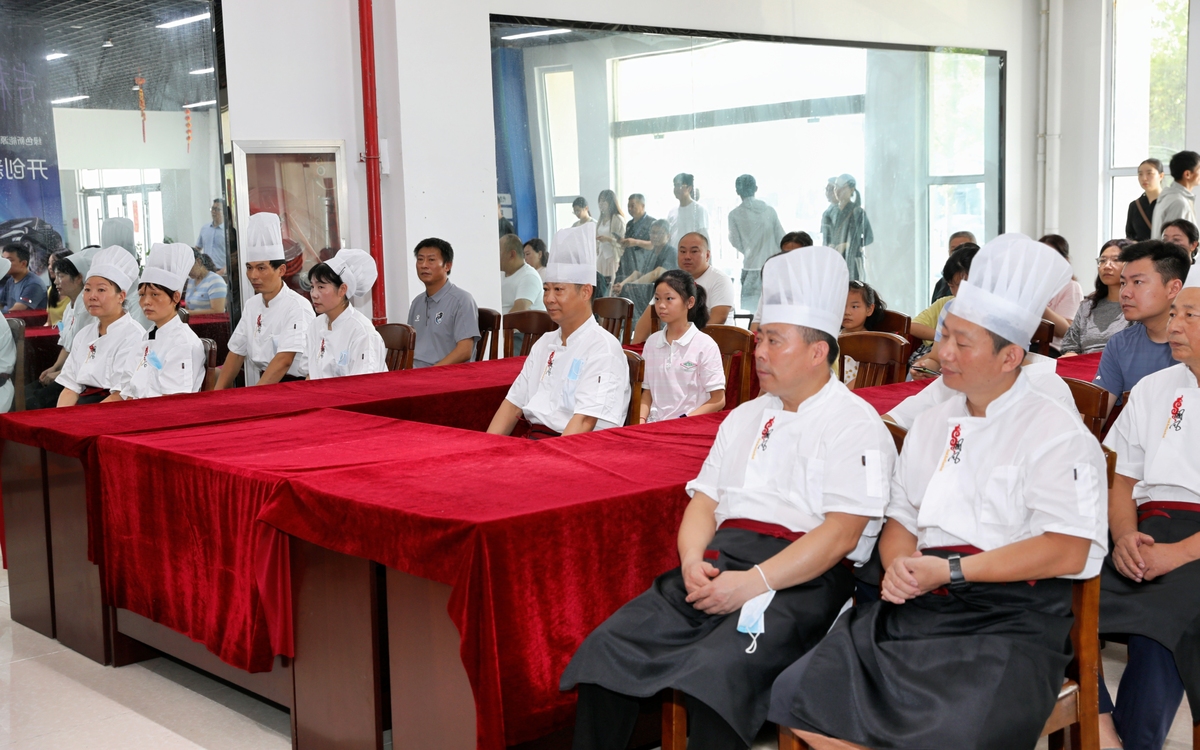 五常市职业技术教育中心学校中餐烹饪专业怎么样？就业前景如何？