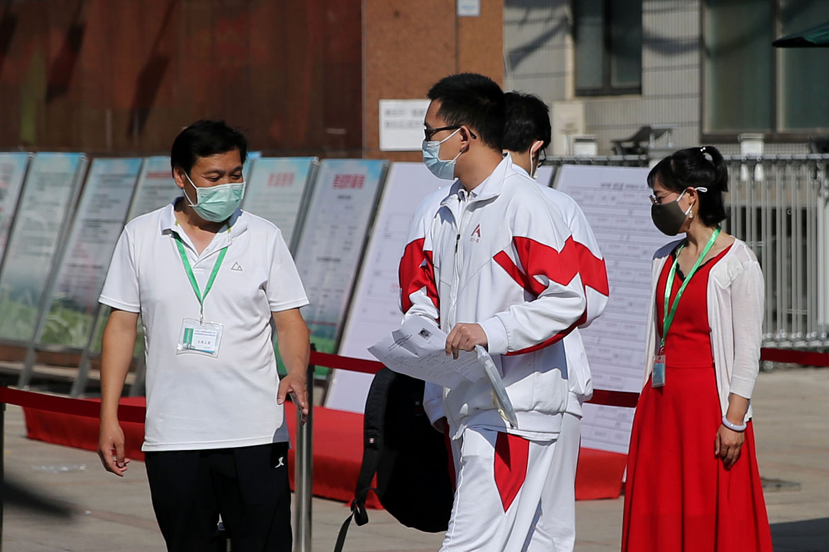 重庆医药学校2020年招生办联系电话