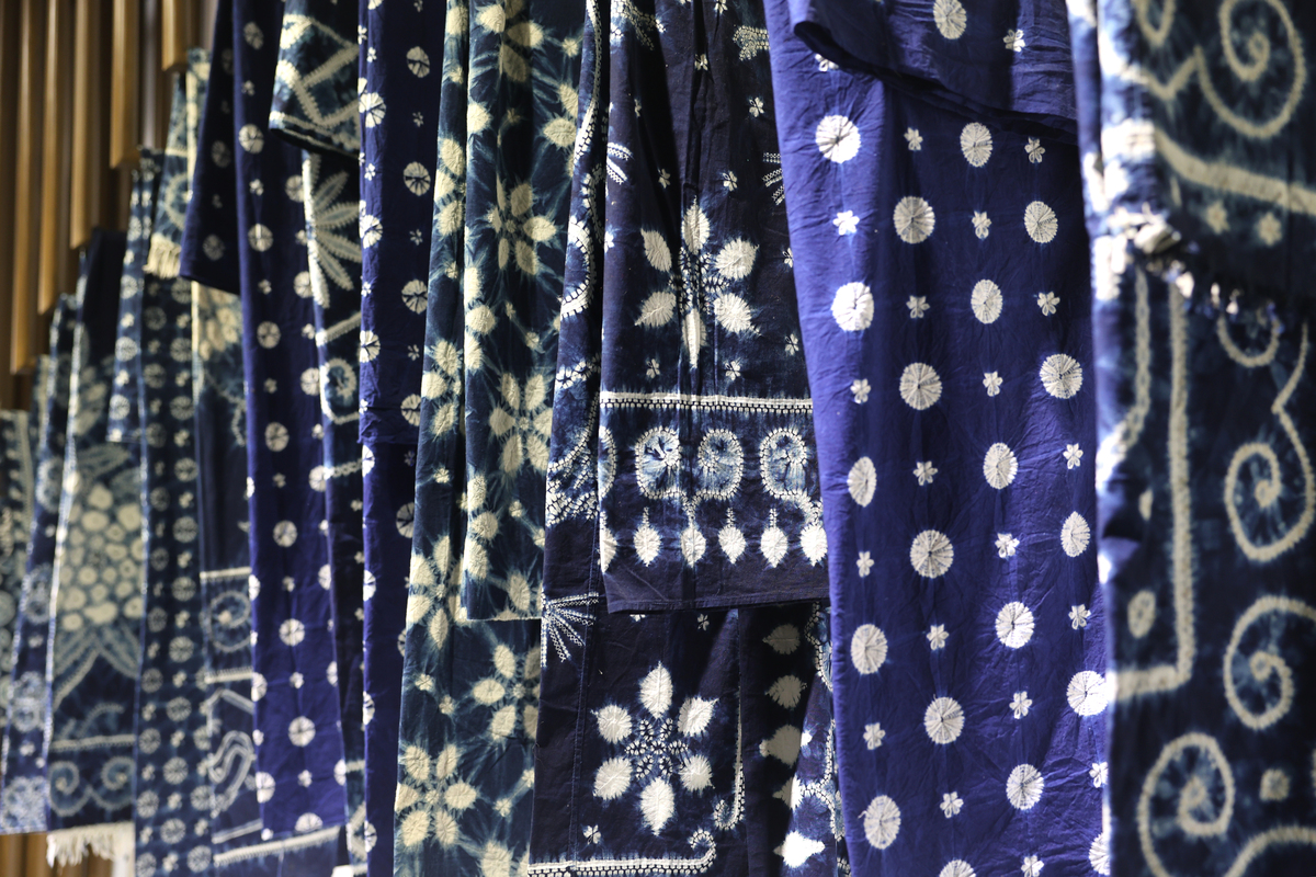 蓝印花布：中国传统手工印染工艺的瑰宝 - 制作过程详解