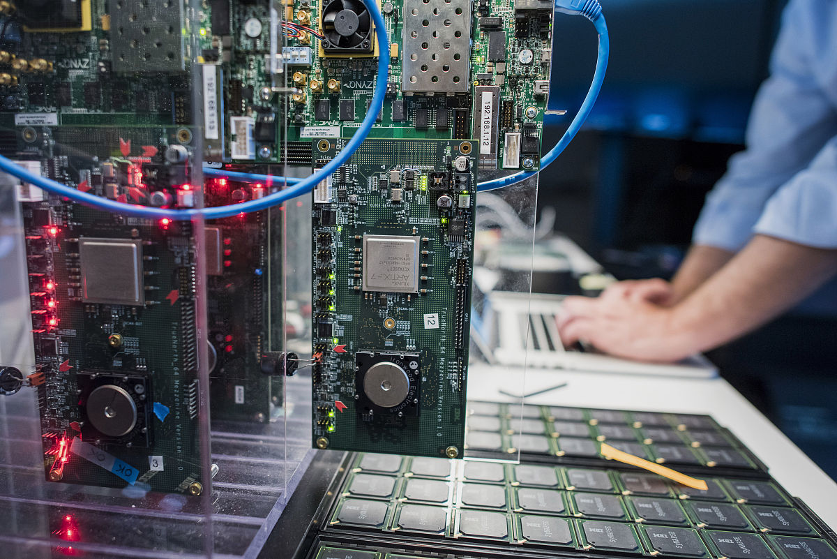 1 CROSS_COMPILE = arm-linux-gnueabihf- 2 NAME = led34 CC = $CROSS_COMPILEgcc5 LD = $CROSS_COMPILEld6 OBJCOPY = $CROSS_COMPILEobjcopy7 OBJDUMP = $CROSS_COMPILEobjdump北京迅为电子有限公司 iMX6ULL 终结者-开发板裸机使用手册日期：