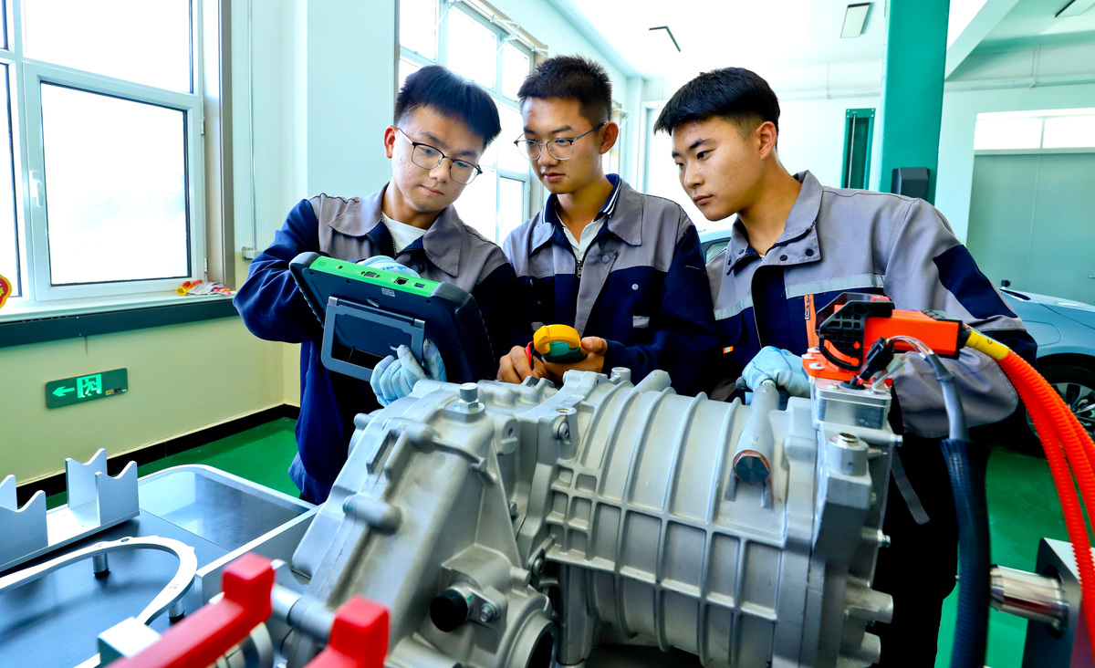 男生学中职热门专业:机电类专业就业前景广阔 男生学中职热门专业:机电类专业就业前景广阔