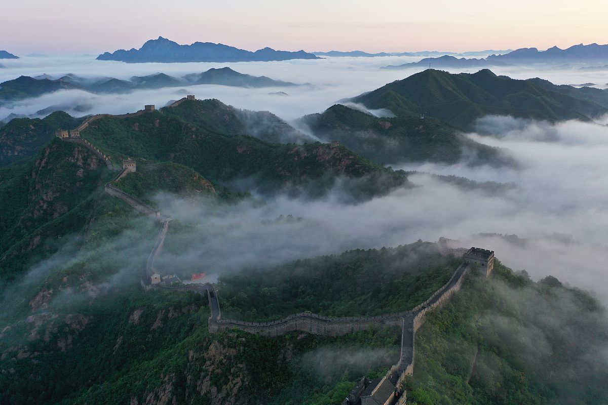 2021年7月2日清晨,受前一天降雨天气影响,河北省承德市滦平县金山岭长