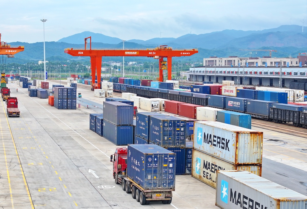 重庆港物流服务能力：航运、装卸、仓储、配送、信息化一站式服务