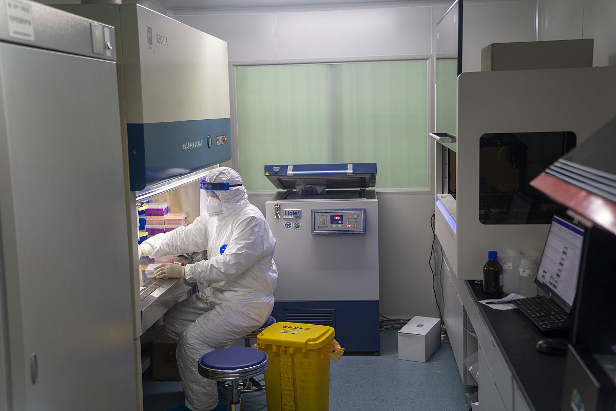 编写一段1000字左右的关于实习岗位在海关实验楼和实习任务的文章具体工作内容包括燕窝中唾液酸含量测定实验酒中甲醛含量测定实验豆制品中丙酸含量测定实验水中氰化物含量测定实验小麦粉中偶氮甲酰胺的含量测定实验