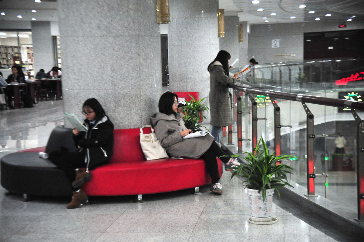 请600字博客文章主题是：考研怎么报名
