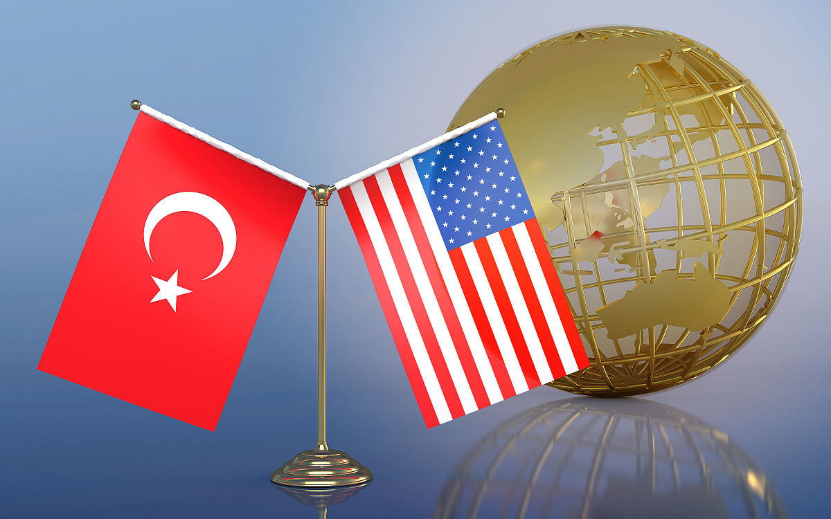 美国对俄罗斯的政策：竞争、冲突与改革