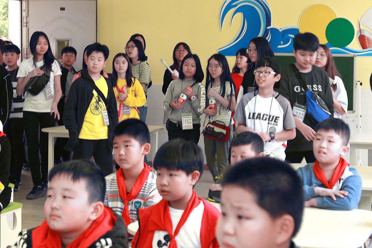 郭俊滔：聪明活泼的小学生，多才多艺，成绩优异