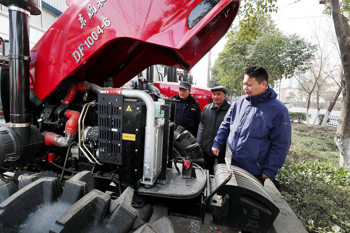 列举国内外农用拖拉机自动转向研究例子 详细介绍