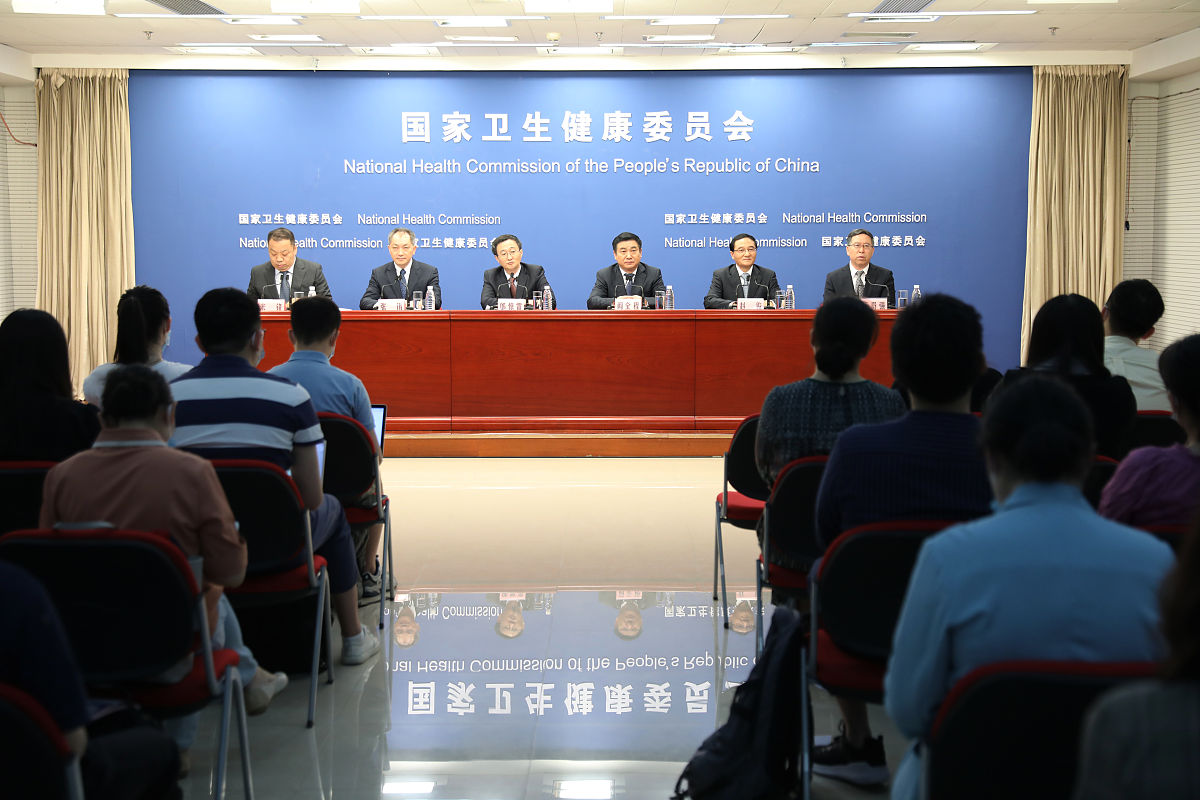 帮我换一种表达方式：在此基础上通过在S县总医院人民医院进行实地走访调研对实行县域医共体建设进程的规划者和改革落实的一线人员的访谈。