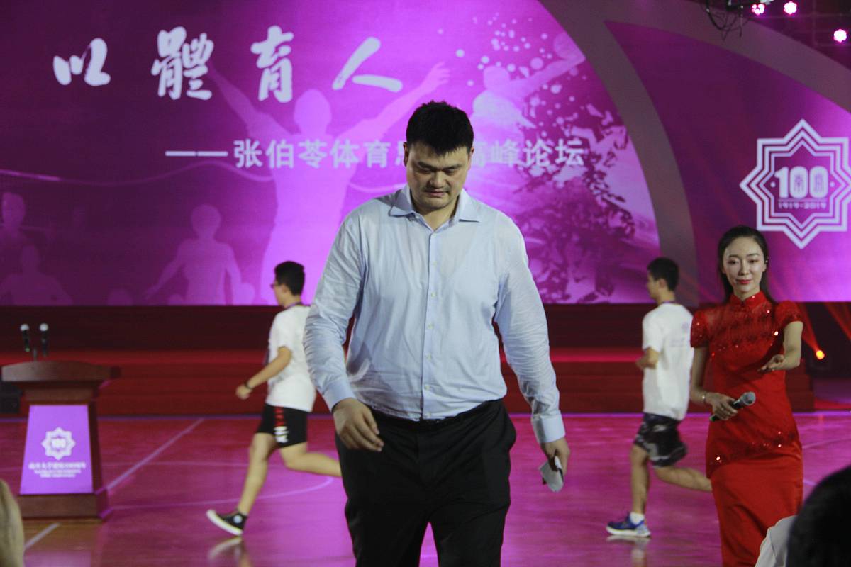 100和25的公因数有哪些